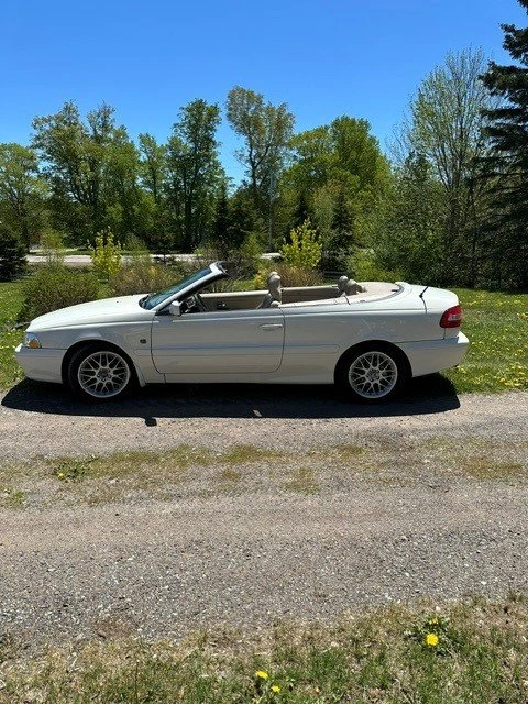 2004 Volvo C70 1st Gen - Image 2 of 6
