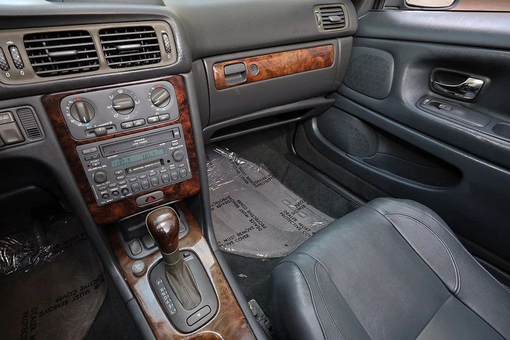 2004 Volvo C70 1st Gen - Image 10 of 12