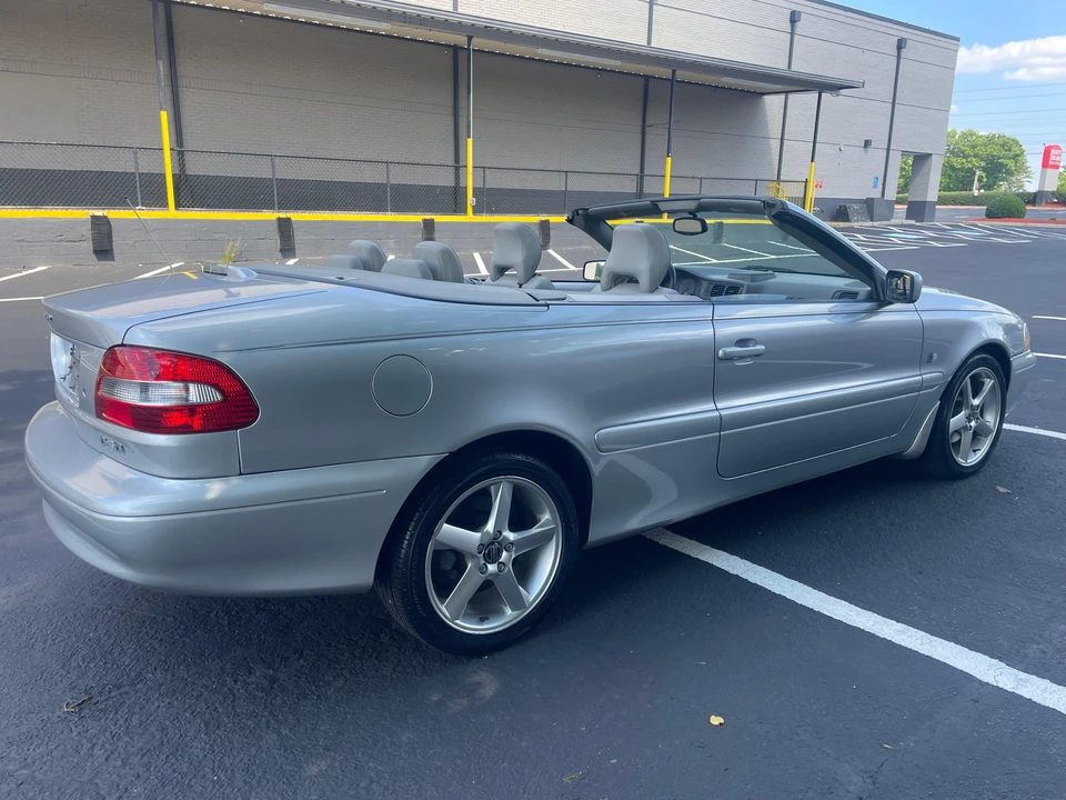 2004 Volvo C70 1st Gen - Image 11 of 31