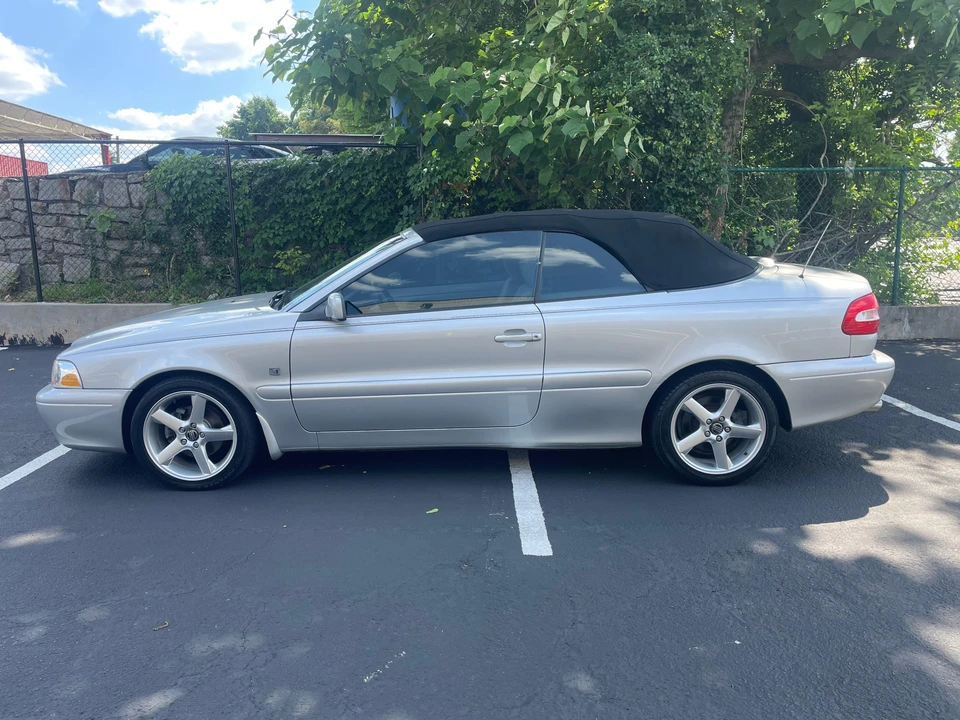 2004 Volvo C70 1st Gen - Image 15 of 31