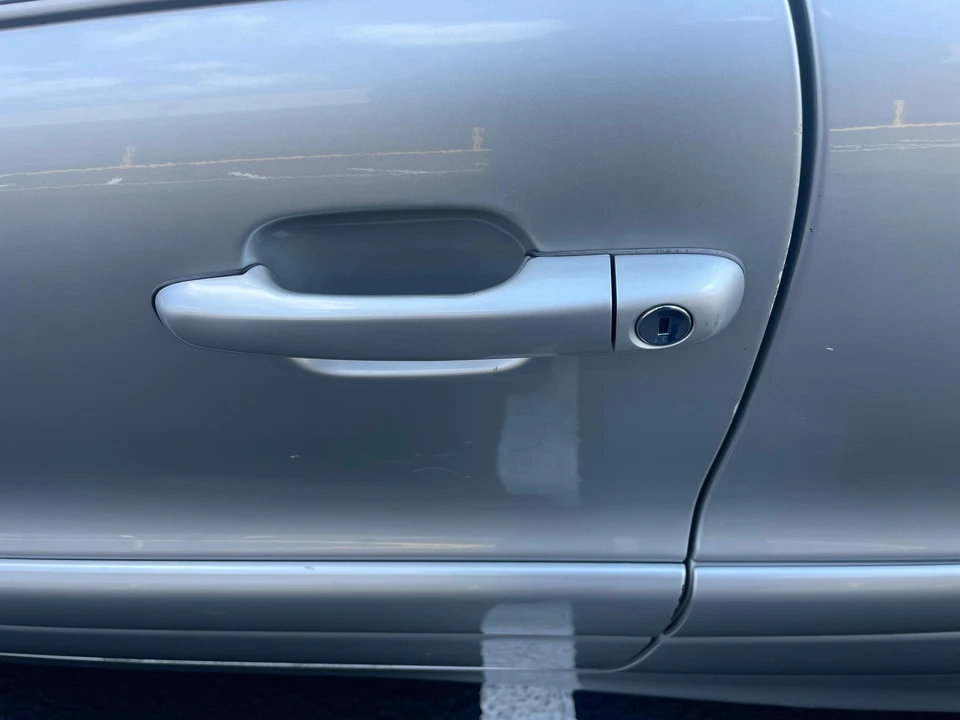 2004 Volvo C70 1st Gen - Image 25 of 31