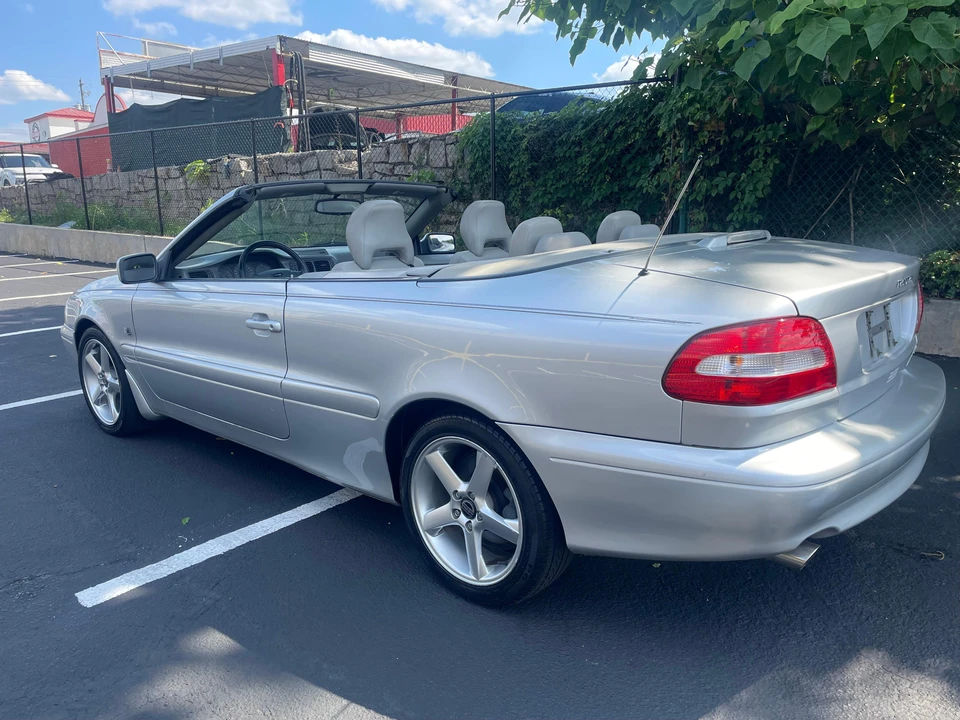 2004 Volvo C70 1st Gen - Image 9 of 31