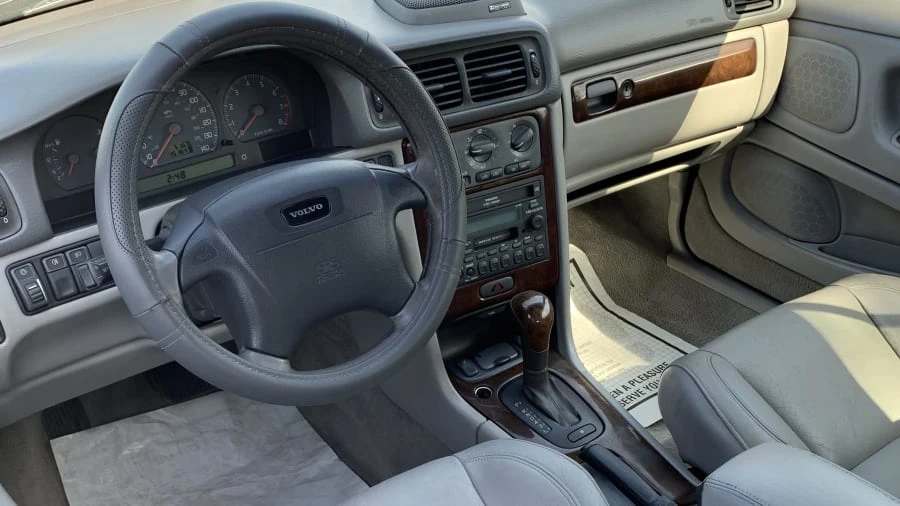 2004 Volvo C70 1st Gen - Image 4 of 5