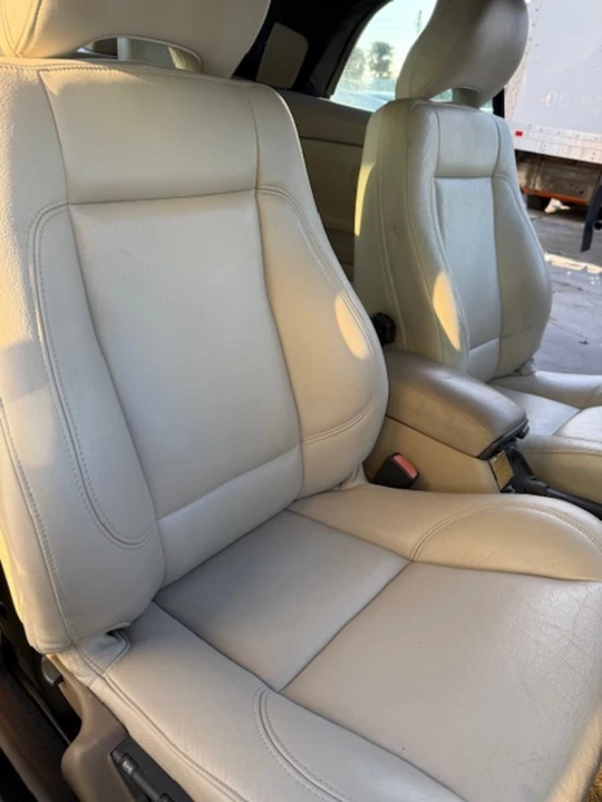 2004 Volvo C70 1st Gen - Image 10 of 13