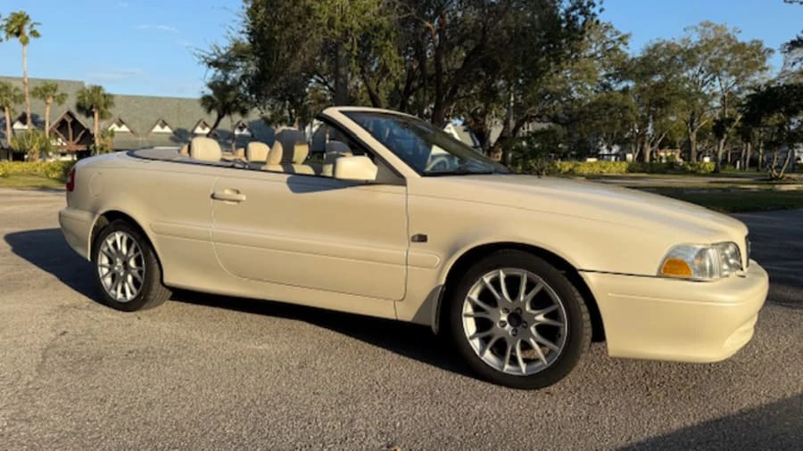 2004 Volvo C70 1st Gen - Image 4 of 13