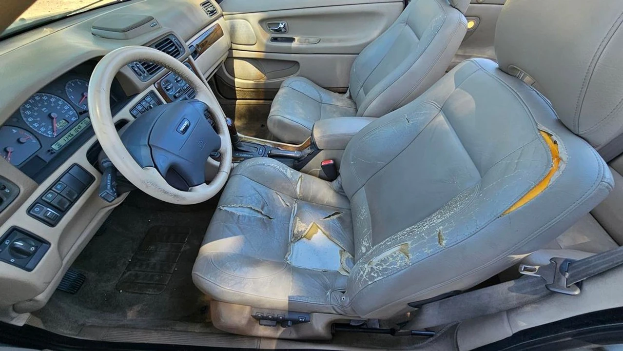 2004 Volvo C70 1st Gen - Image 14 of 31
