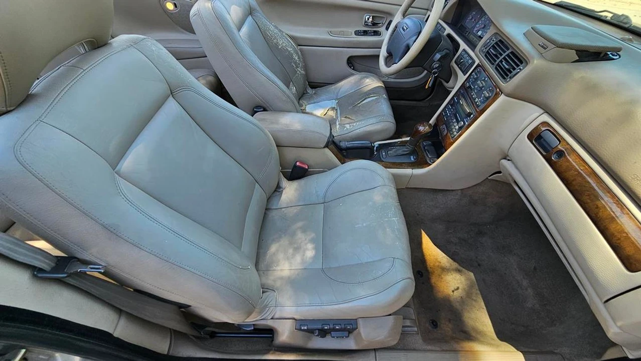 2004 Volvo C70 1st Gen - Image 15 of 31