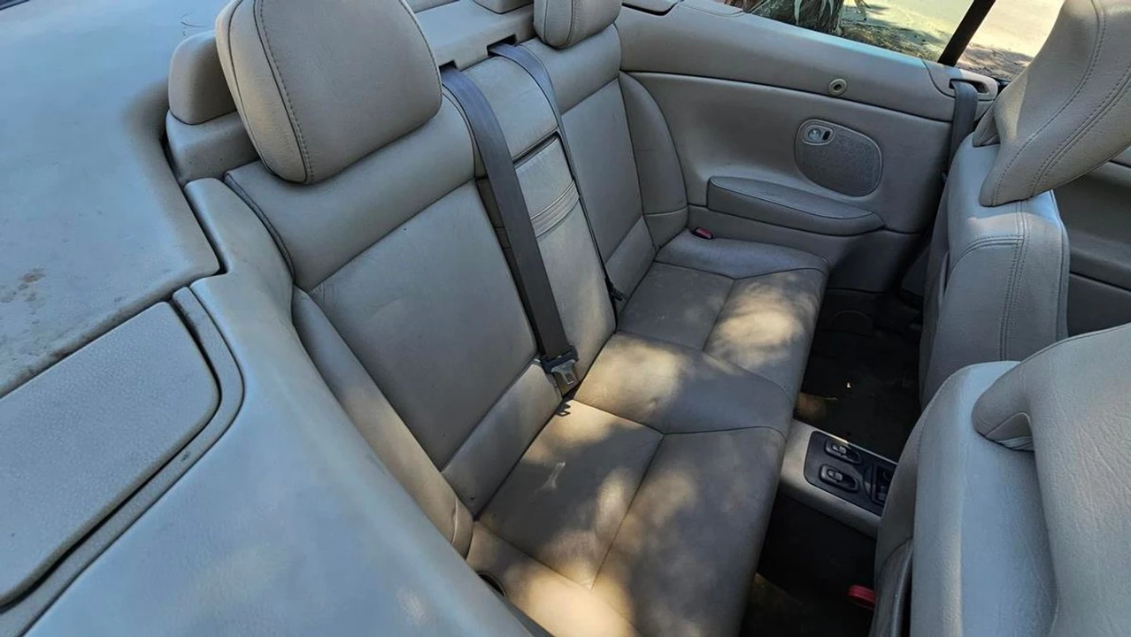 2004 Volvo C70 1st Gen - Image 17 of 31