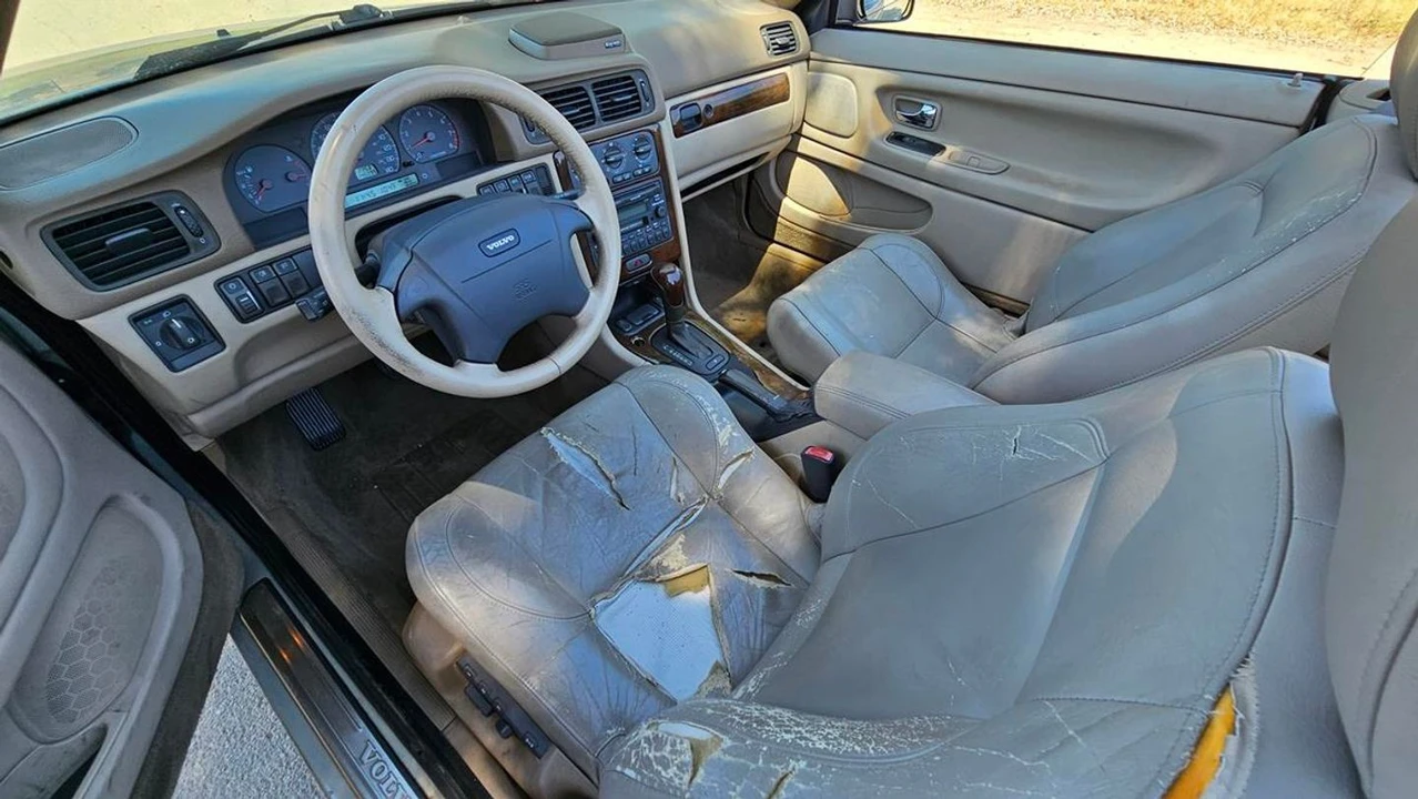 2004 Volvo C70 1st Gen - Image 9 of 31