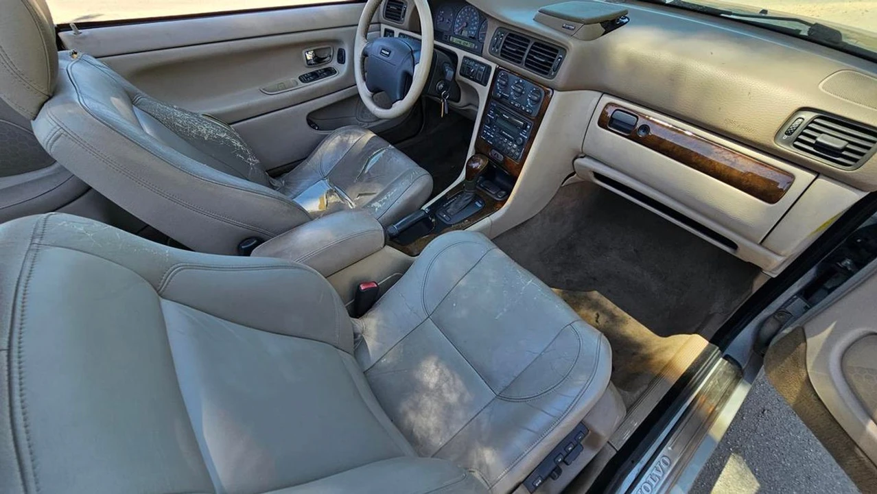 2004 Volvo C70 1st Gen - Image 10 of 31