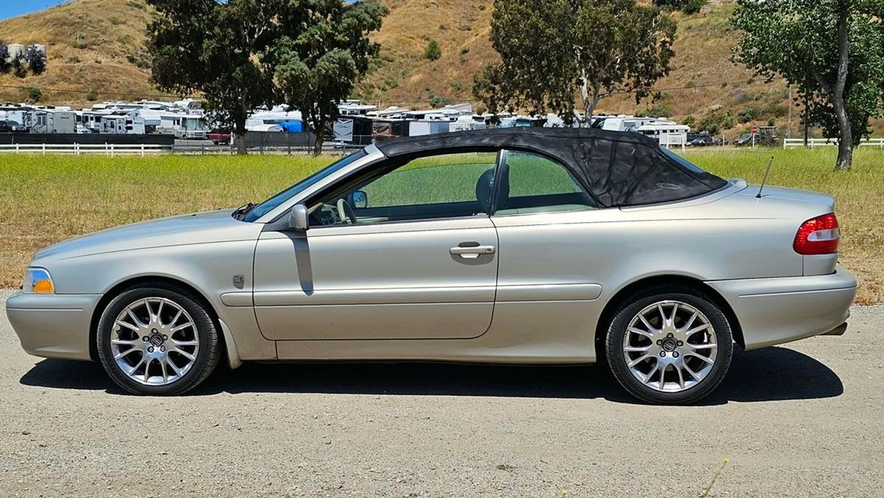 2004 Volvo C70 1st Gen - Image 12 of 31