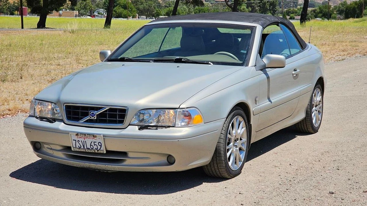 2004 Volvo C70 1st Gen - Image 5 of 31
