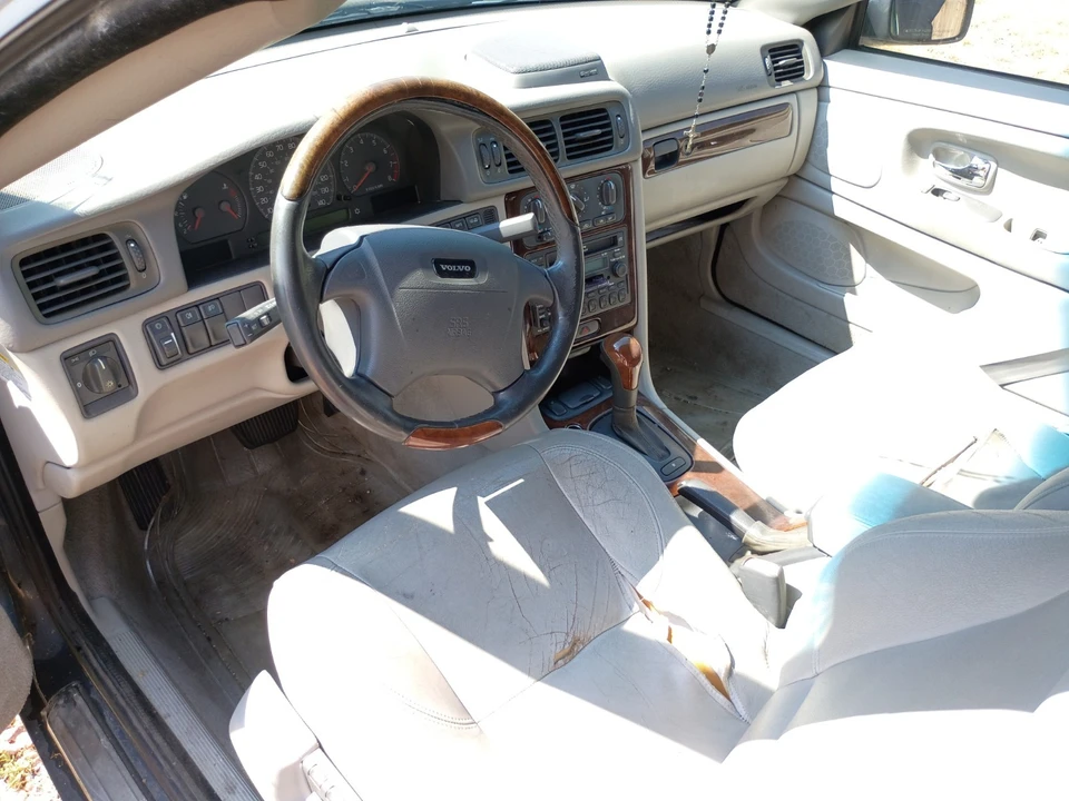 2004 Volvo C70 1st Gen - Image 13 of 16