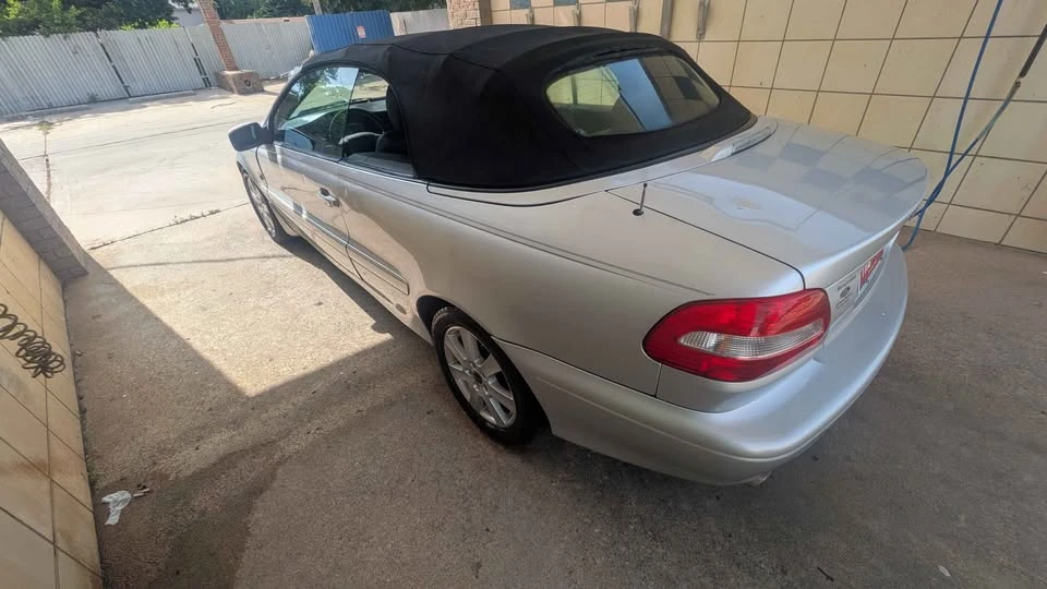 2004 Volvo C70 1st Gen - Image 3 of 9