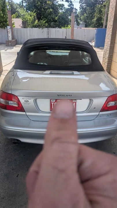 2004 Volvo C70 1st Gen - Image 2 of 9