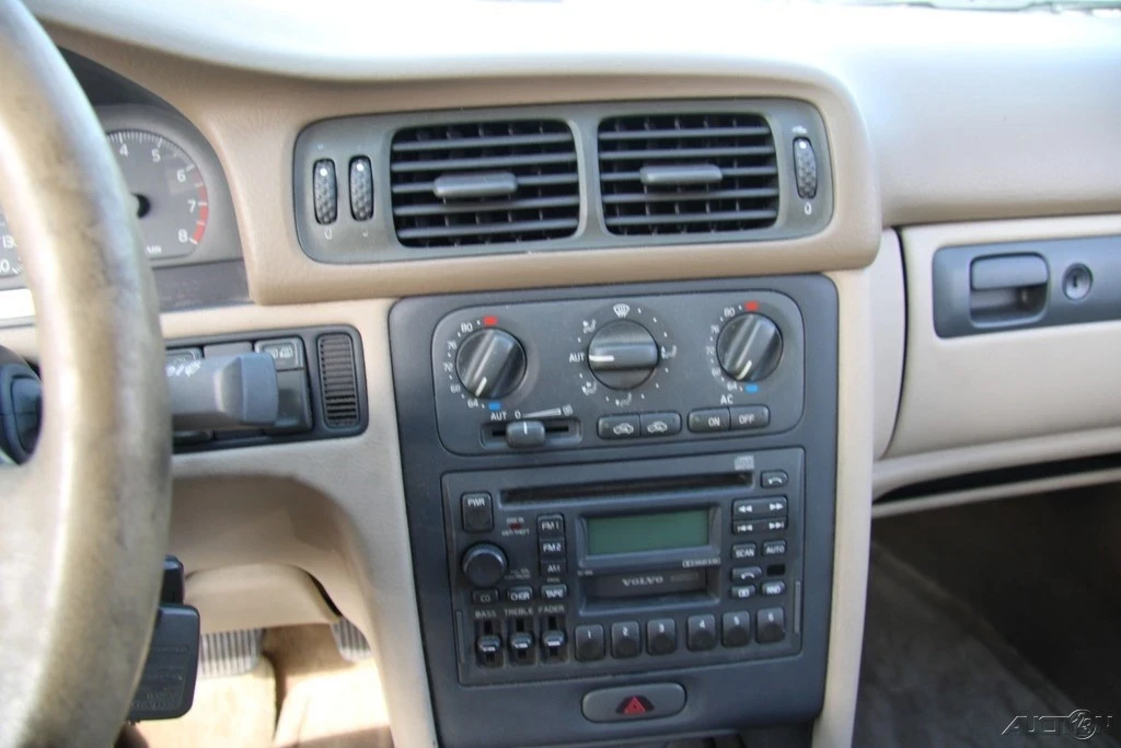 2004 Volvo C70 1st Gen - Image 15 of 21