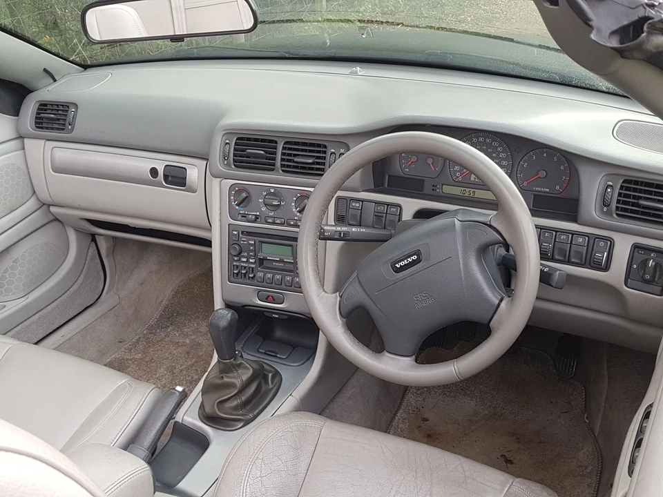 2004 Volvo C70 1st Gen - Image 3 of 8