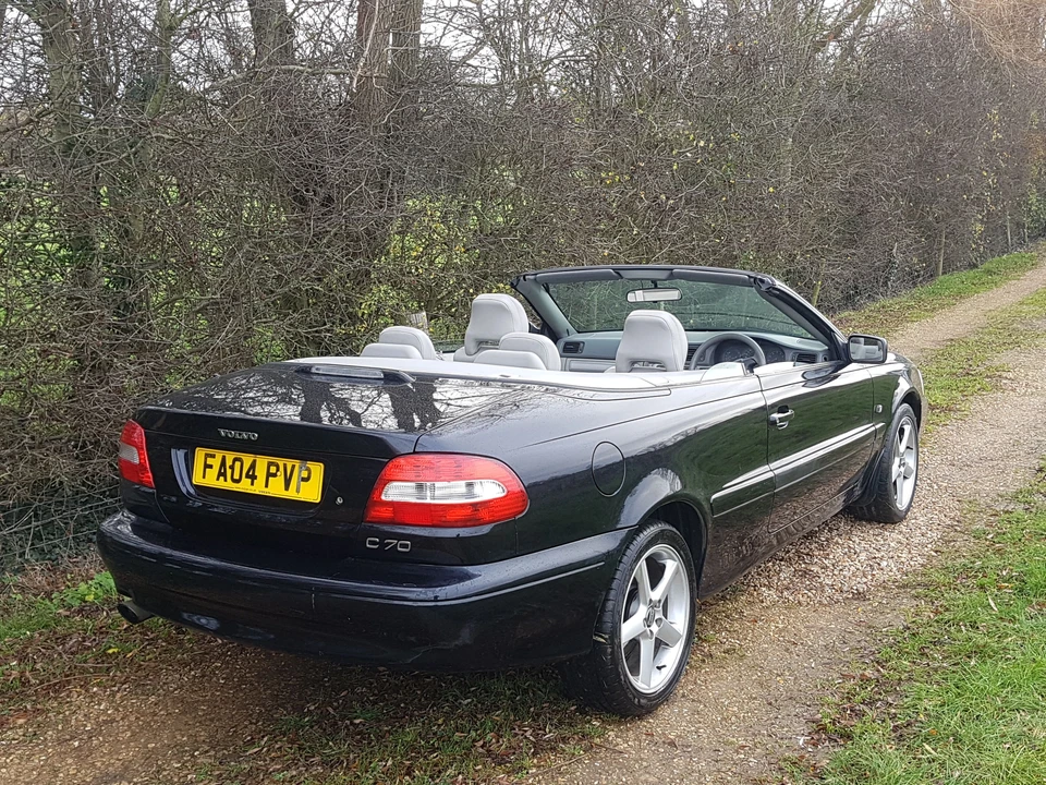 2004 Volvo C70 1st Gen - Image 4 of 8