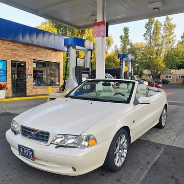 2004 Volvo C70 T5 Platinum Convertible 2D