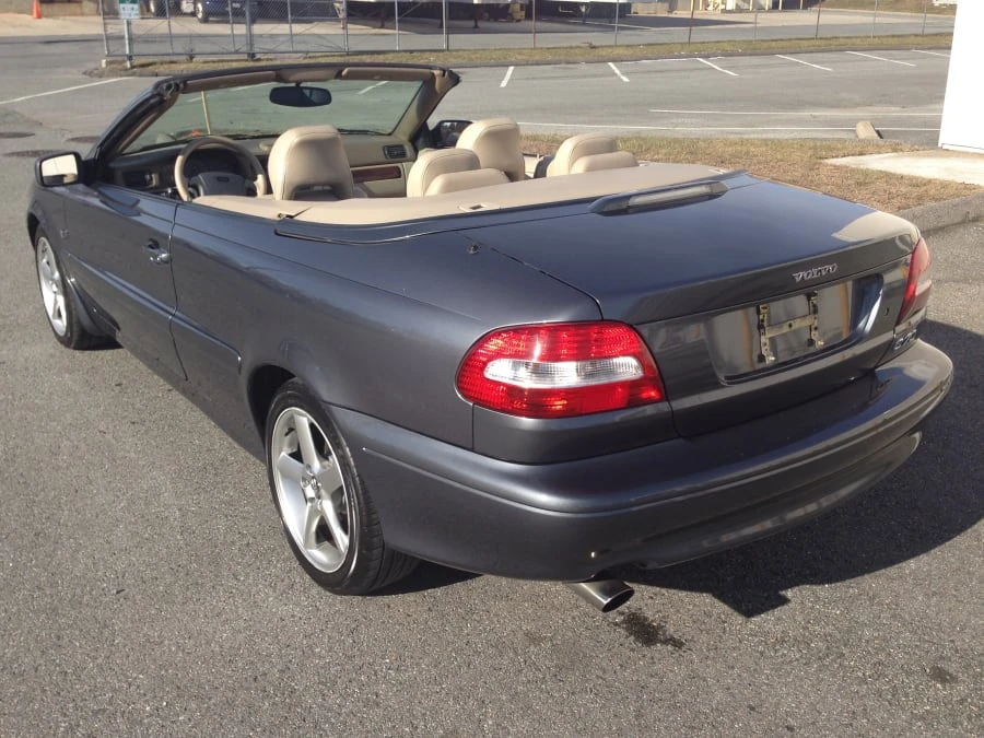 2004 Volvo C70 1st Gen - Image 2 of 8