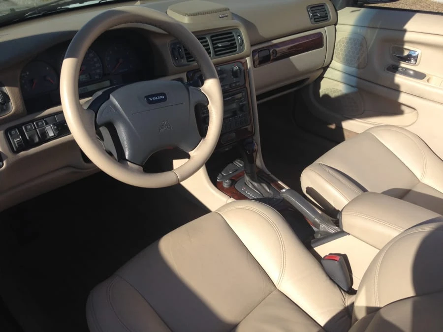 2004 Volvo C70 1st Gen - Image 3 of 8