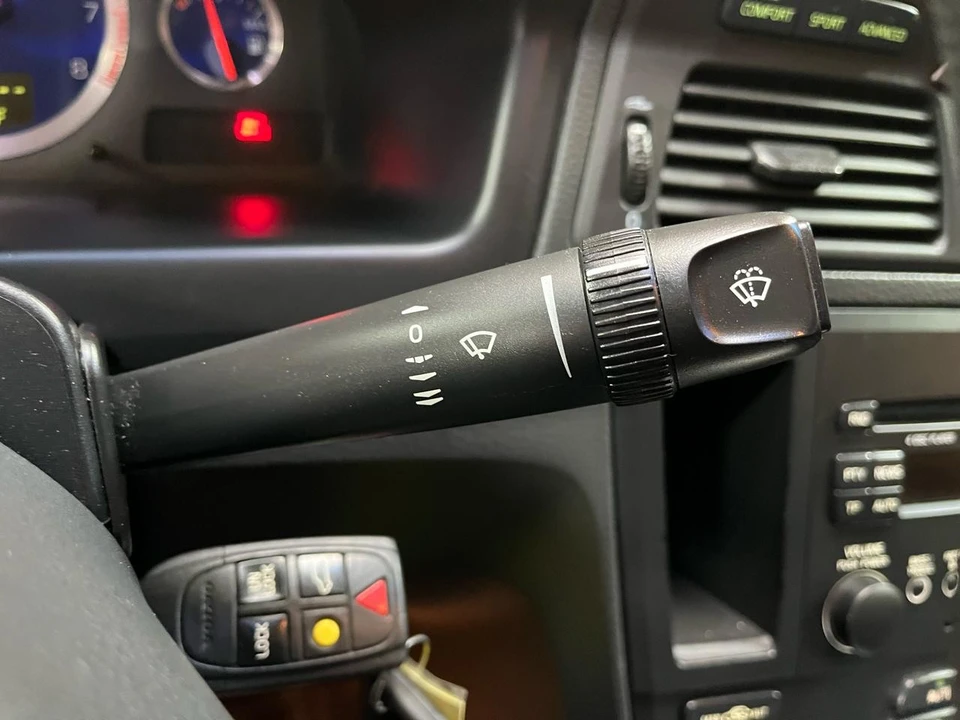 2004 Volvo S60 R 1st Gen - Image 15 of 31