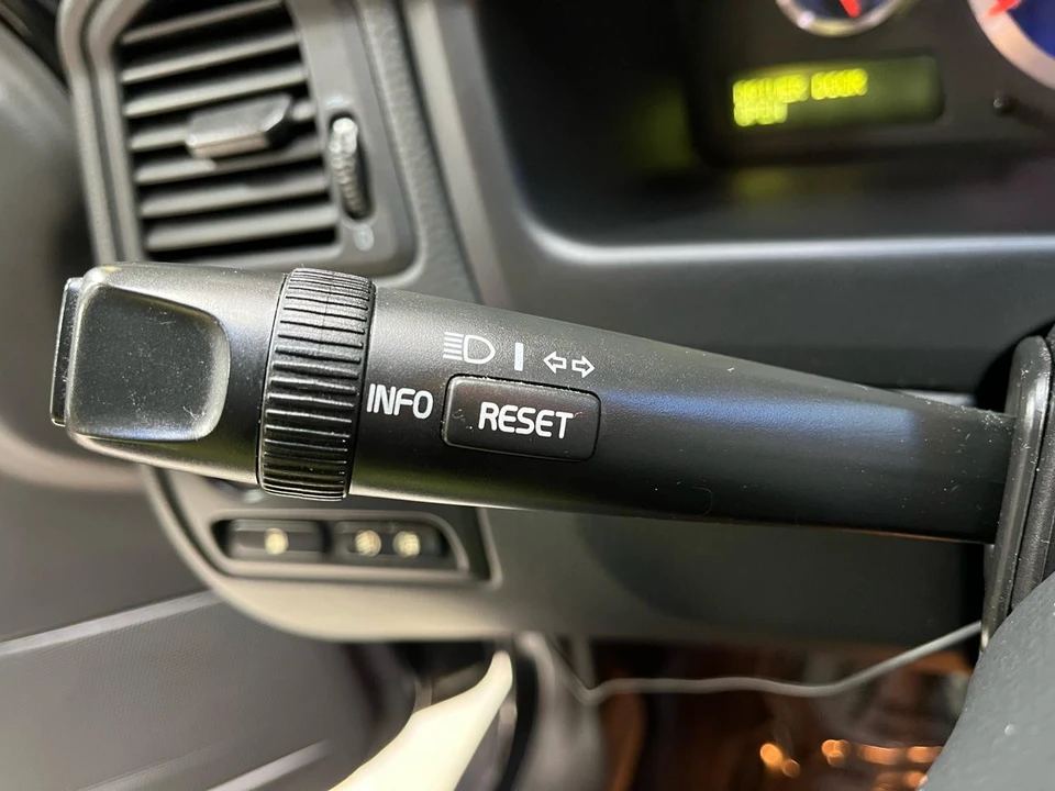 2004 Volvo S60 R 1st Gen - Image 16 of 31