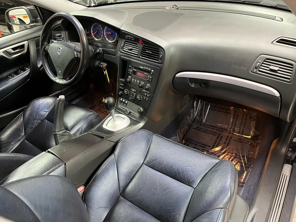 2004 Volvo S60 R 1st Gen - Image 10 of 31