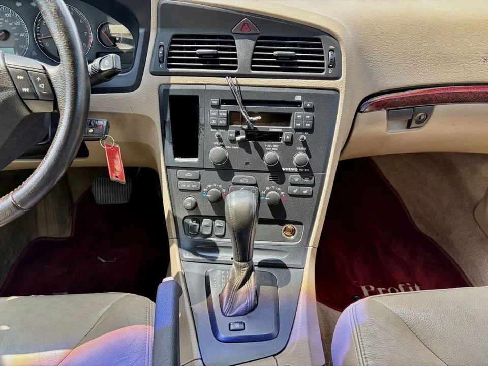 2004 Volvo S60 1st Gen - Image 13 of 24