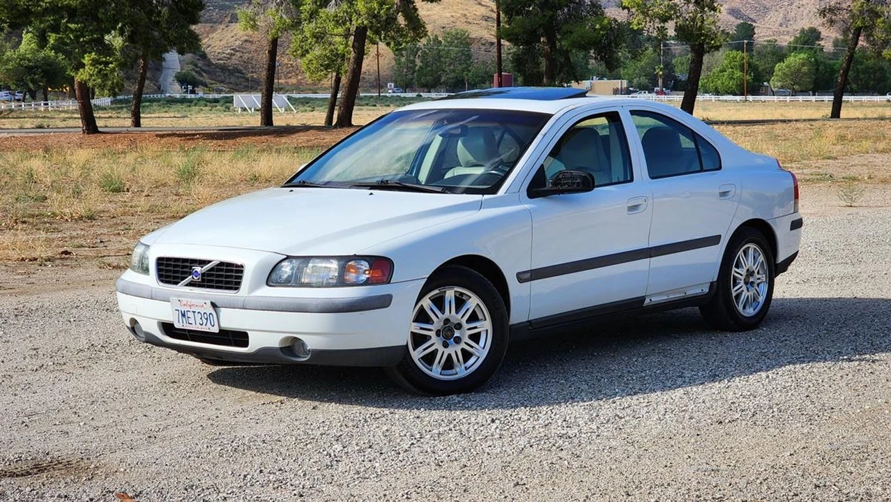 2004 Volvo S60 1st Gen - Image 2 of 30