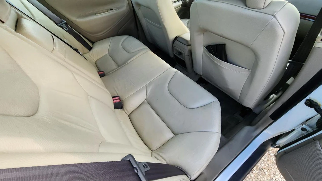 2004 Volvo S60 1st Gen - Image 17 of 30