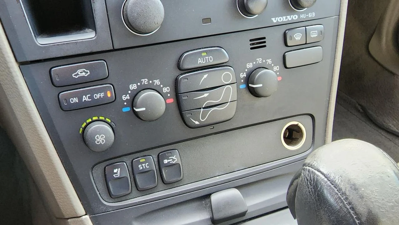 2004 Volvo S60 1st Gen - Image 21 of 30