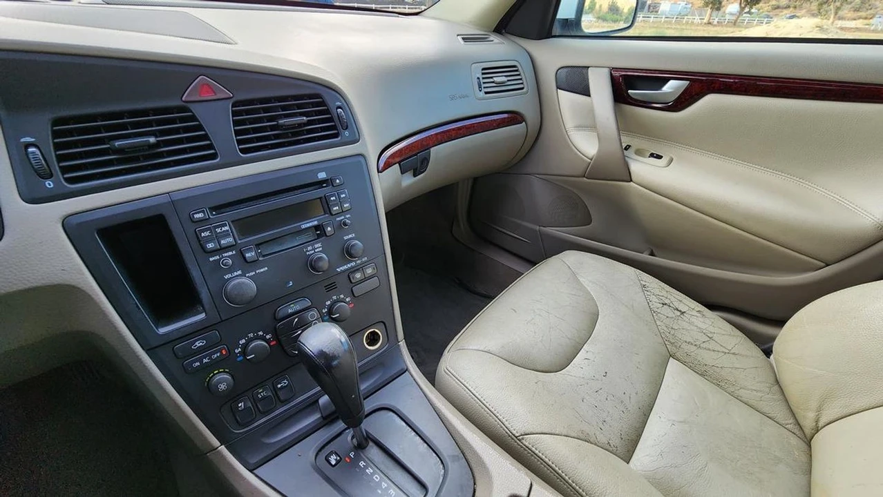 2004 Volvo S60 1st Gen - Image 19 of 30