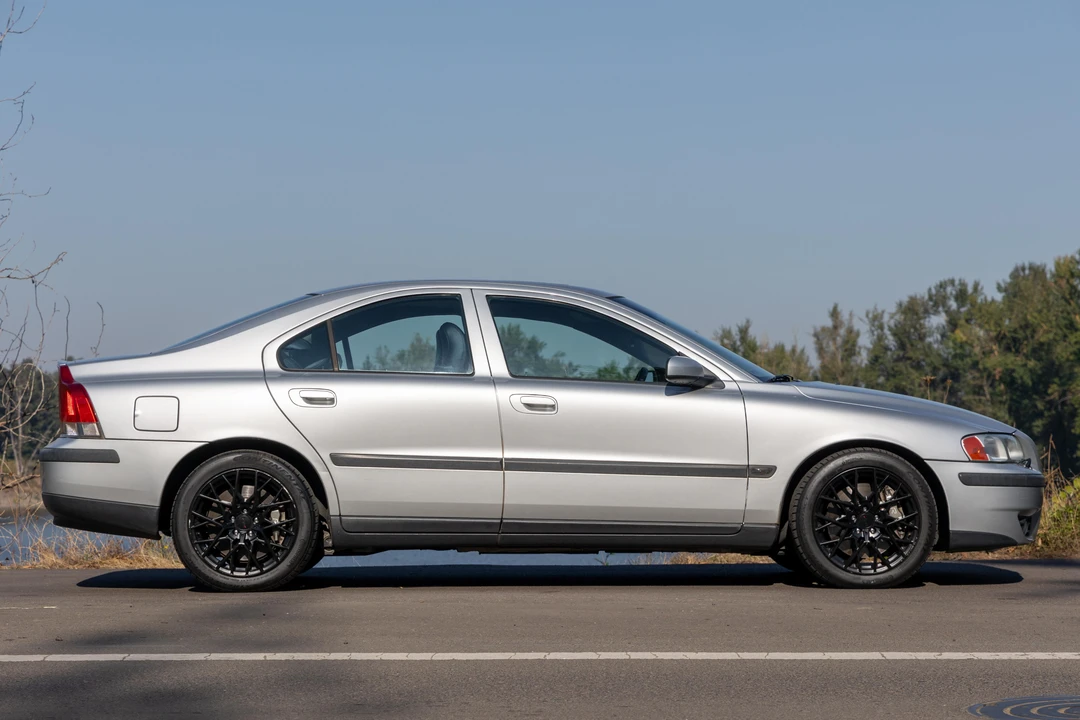 2004 Volvo S60 R 1st Gen - Image 15 of 31