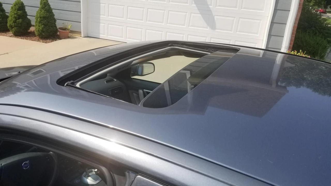 2004 Volvo S60 R 1st Gen - Image 13 of 31