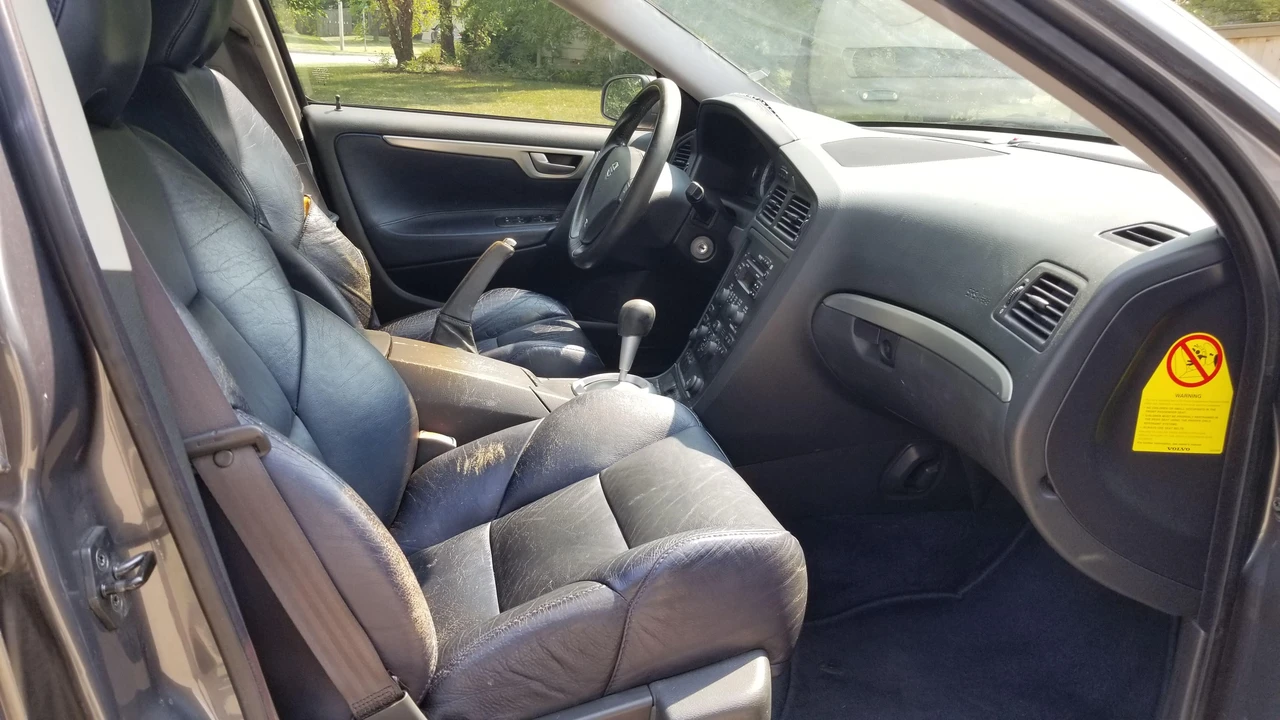 2004 Volvo S60 R 1st Gen - Image 19 of 31