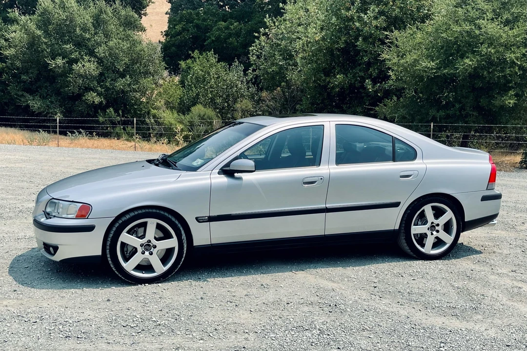 2004 Volvo S60 R 1st Gen - Image 15 of 31