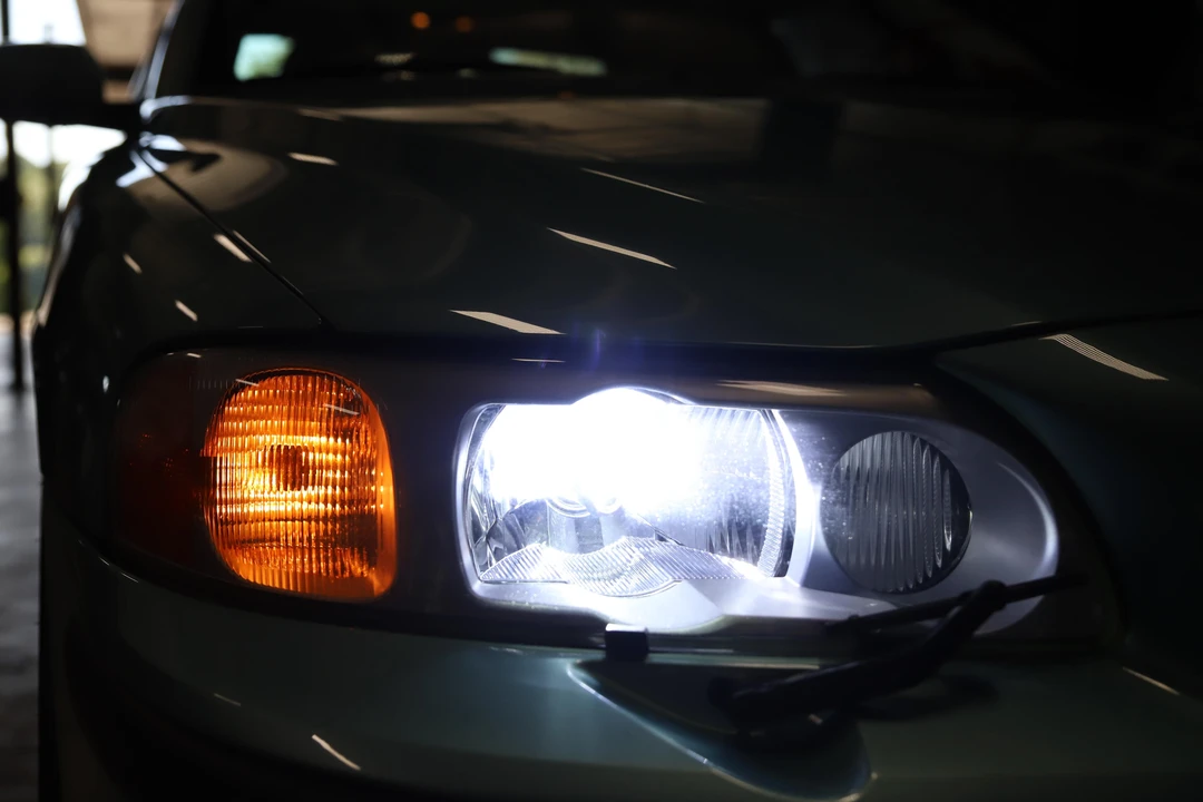 2004 Volvo S60 R 1st Gen - Image 17 of 31