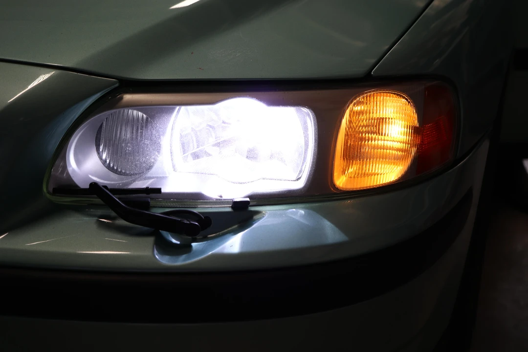 2004 Volvo S60 R 1st Gen - Image 21 of 31