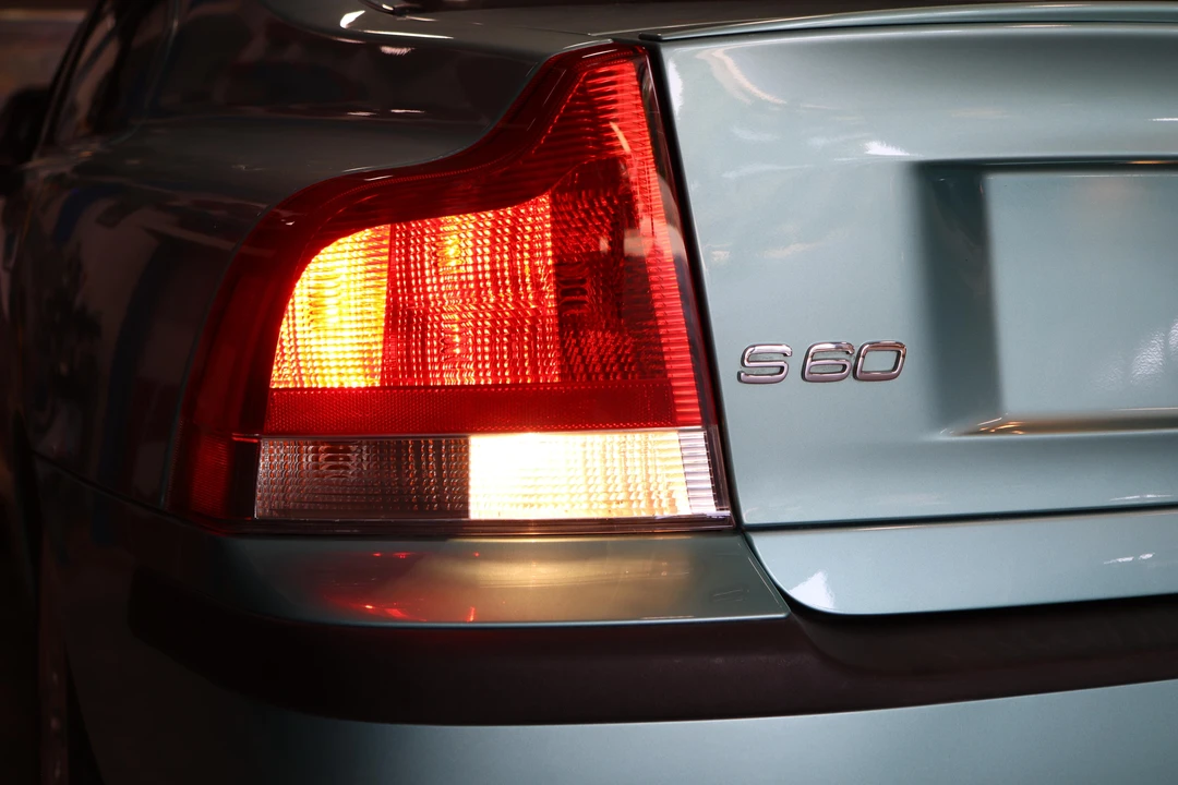 2004 Volvo S60 R 1st Gen - Image 25 of 31