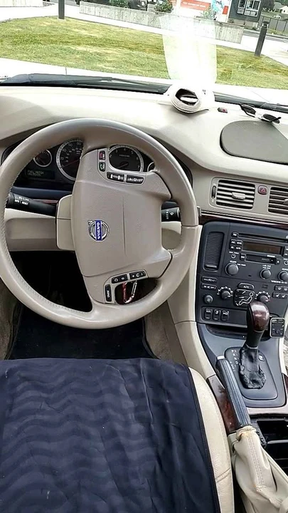 2004 Volvo S80 1st Gen - Image 2 of 10