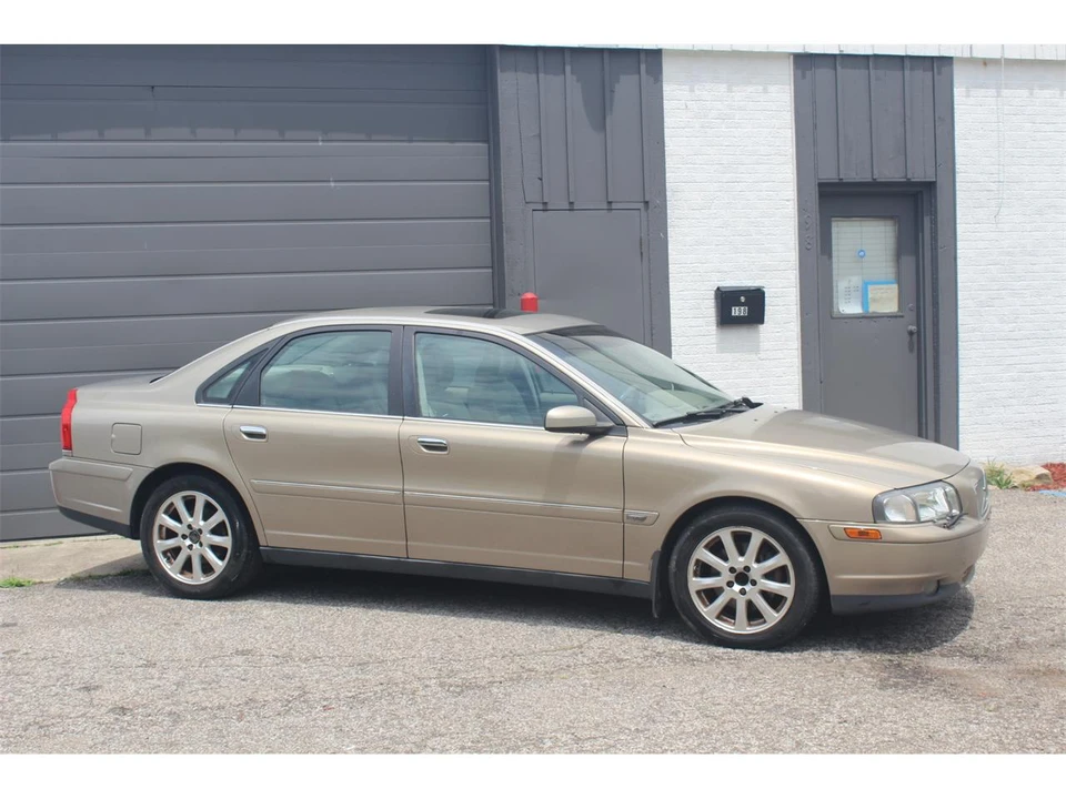 2004 Volvo S80 1st Gen - Image 10 of 31
