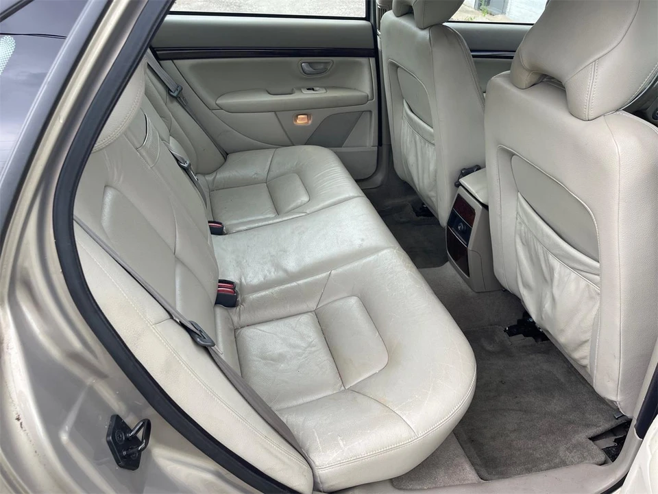 2004 Volvo S80 1st Gen - Image 17 of 31