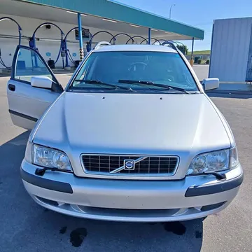 2004 Volvo V40