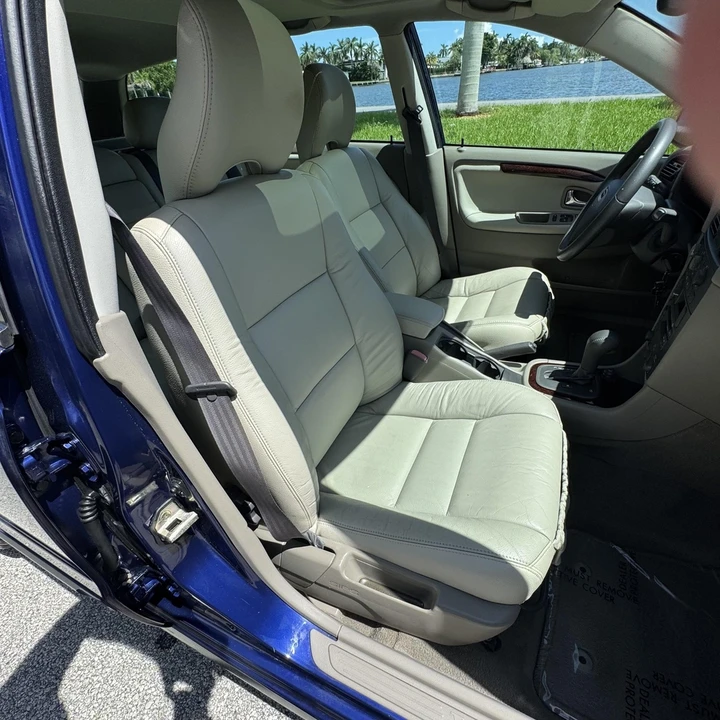 2004 Volvo V70 2nd Gen - Image 17 of 21