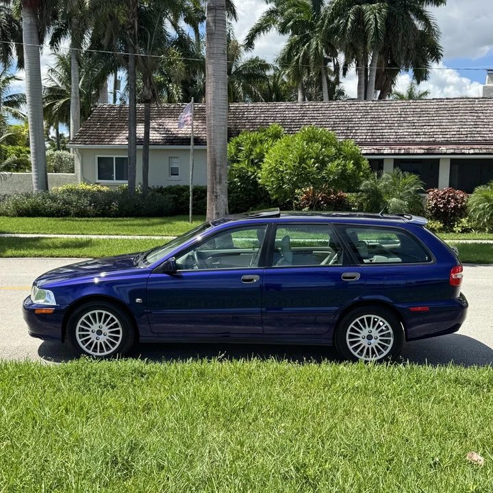 2004 Volvo V70 2nd Gen - Image 7 of 12
