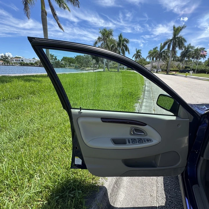 2004 Volvo V70 2nd Gen - Image 13 of 21