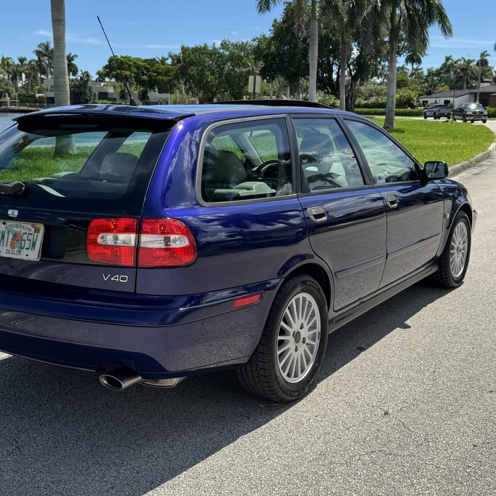 2004 Volvo V70 2nd Gen - Image 11 of 12