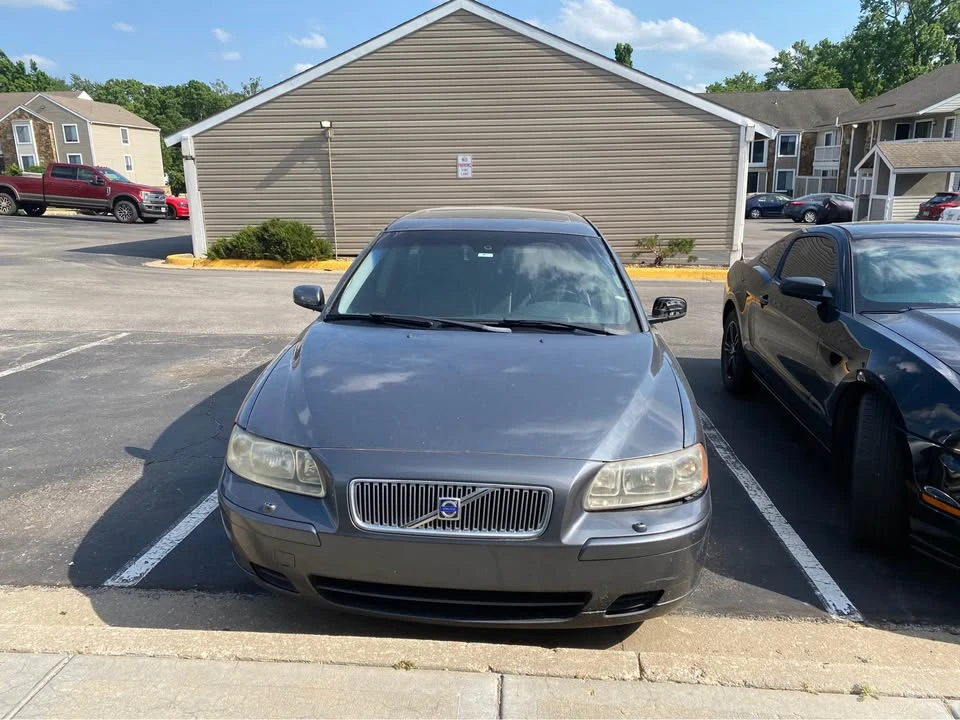 2004 Volvo V70 2nd Gen - Image 3 of 6