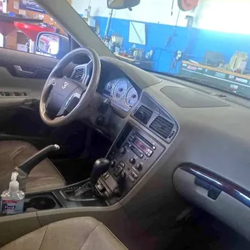 2004 Volvo V70 2.4 Wagon 4D